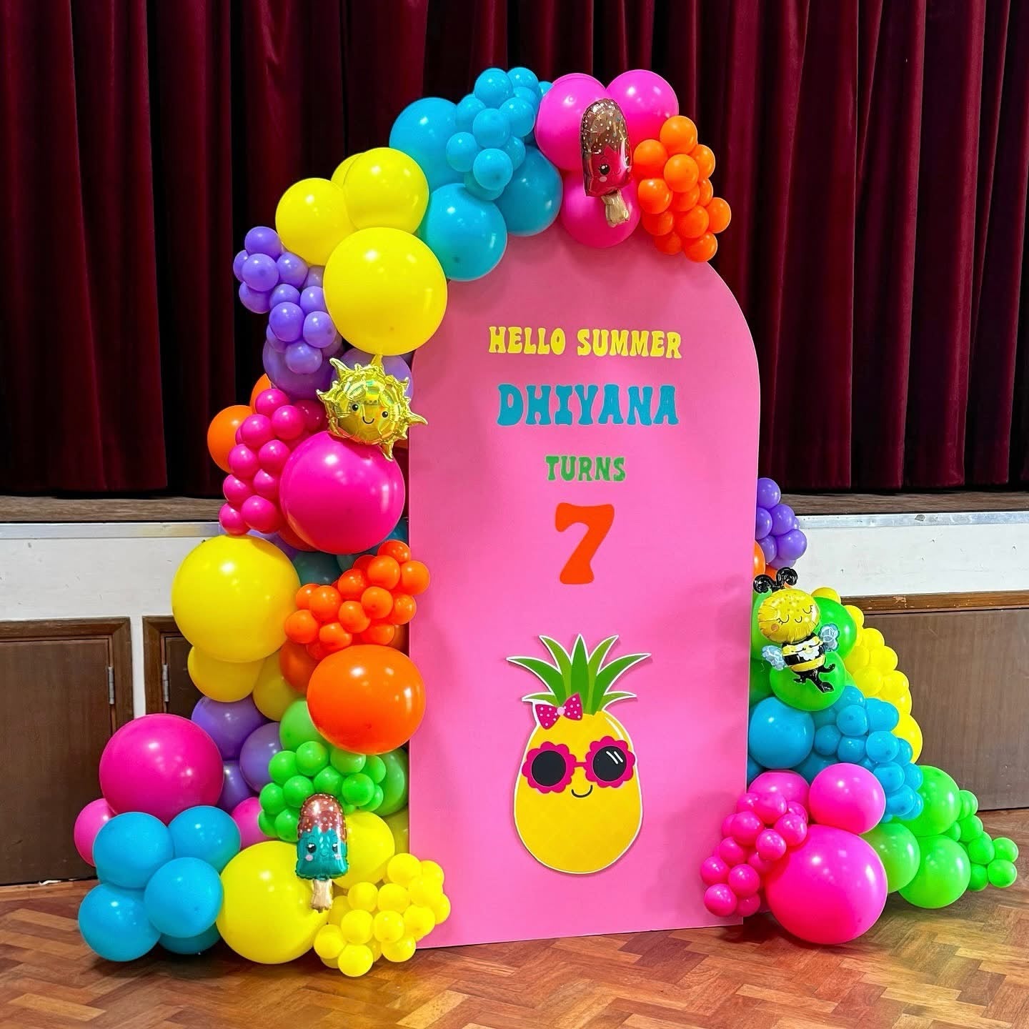 All In One (Balloons & Photo Wall Combo)